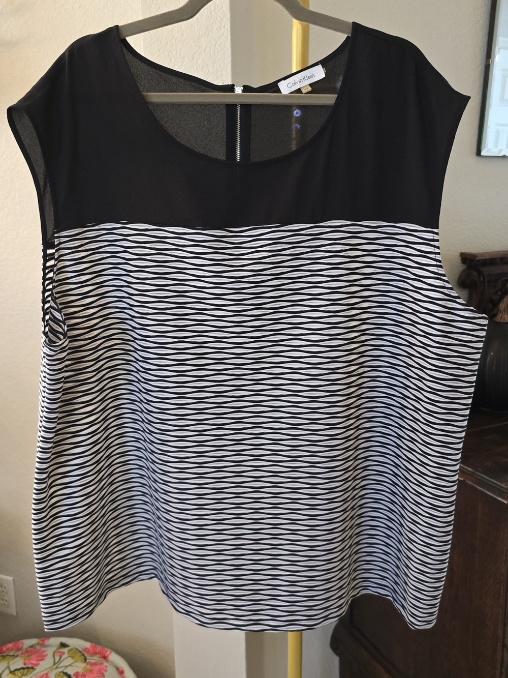 Calvin Klein Black and White Wave-Stripe Sleeveless Camisole